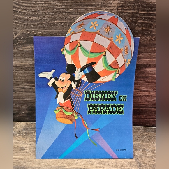 Vtg Vintage 1969 Disney On Parade Program Disneyland Mickey Cover 1st Year - Picture 1 of 1